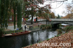 Worcester St Bridge in Autumn